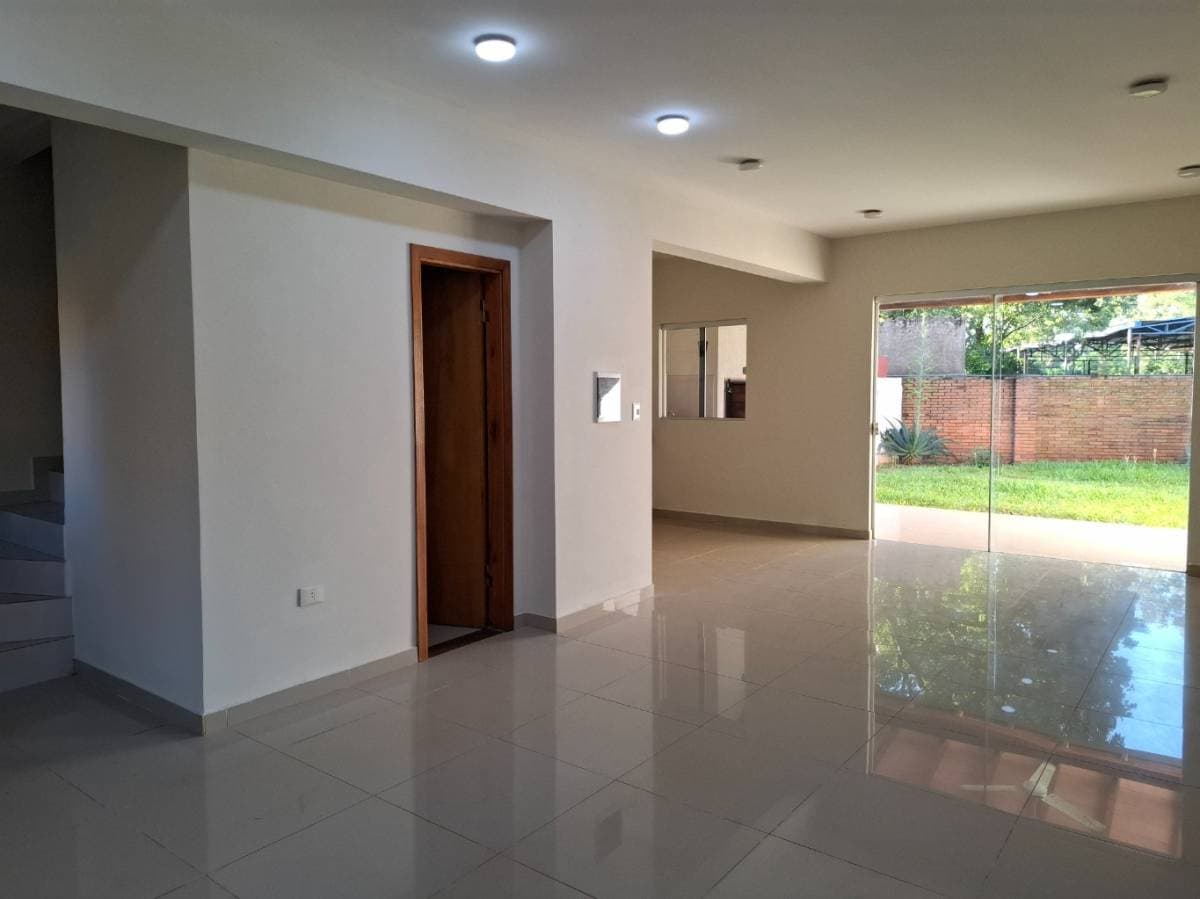 Dúplex en Barrio Cerrado, San Lorenzo, Zona Laguna Grande, foto 5