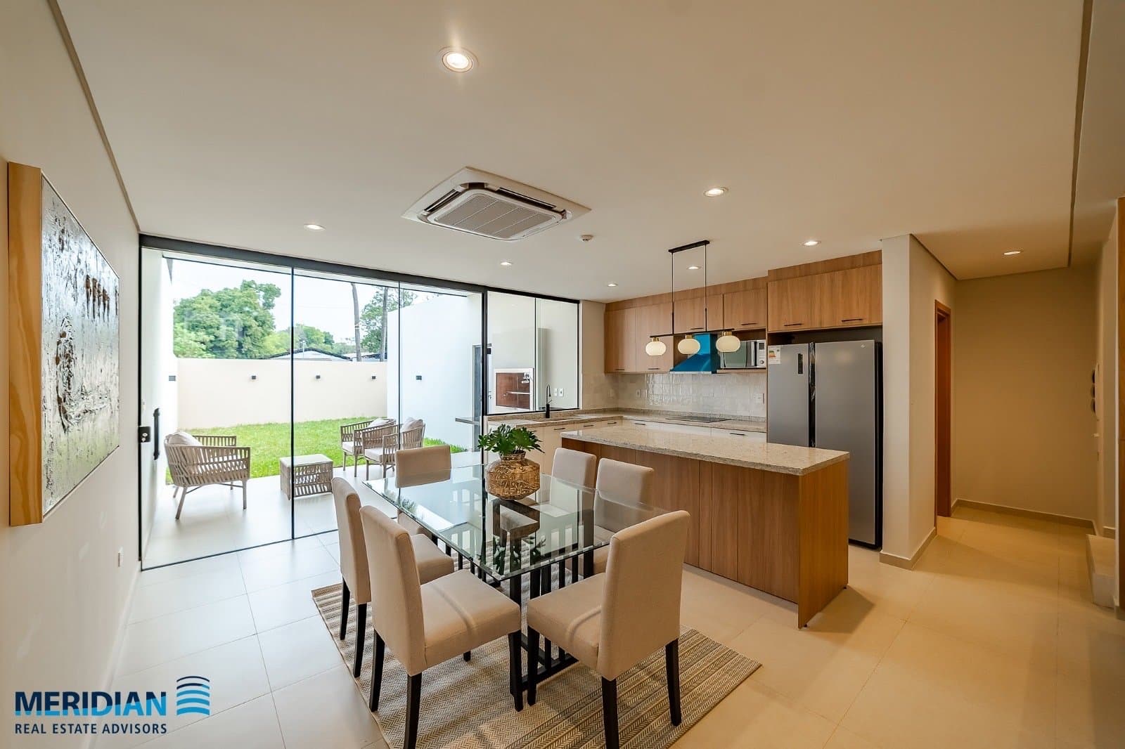 Duplex en condominio en venta zona Aeropuerto