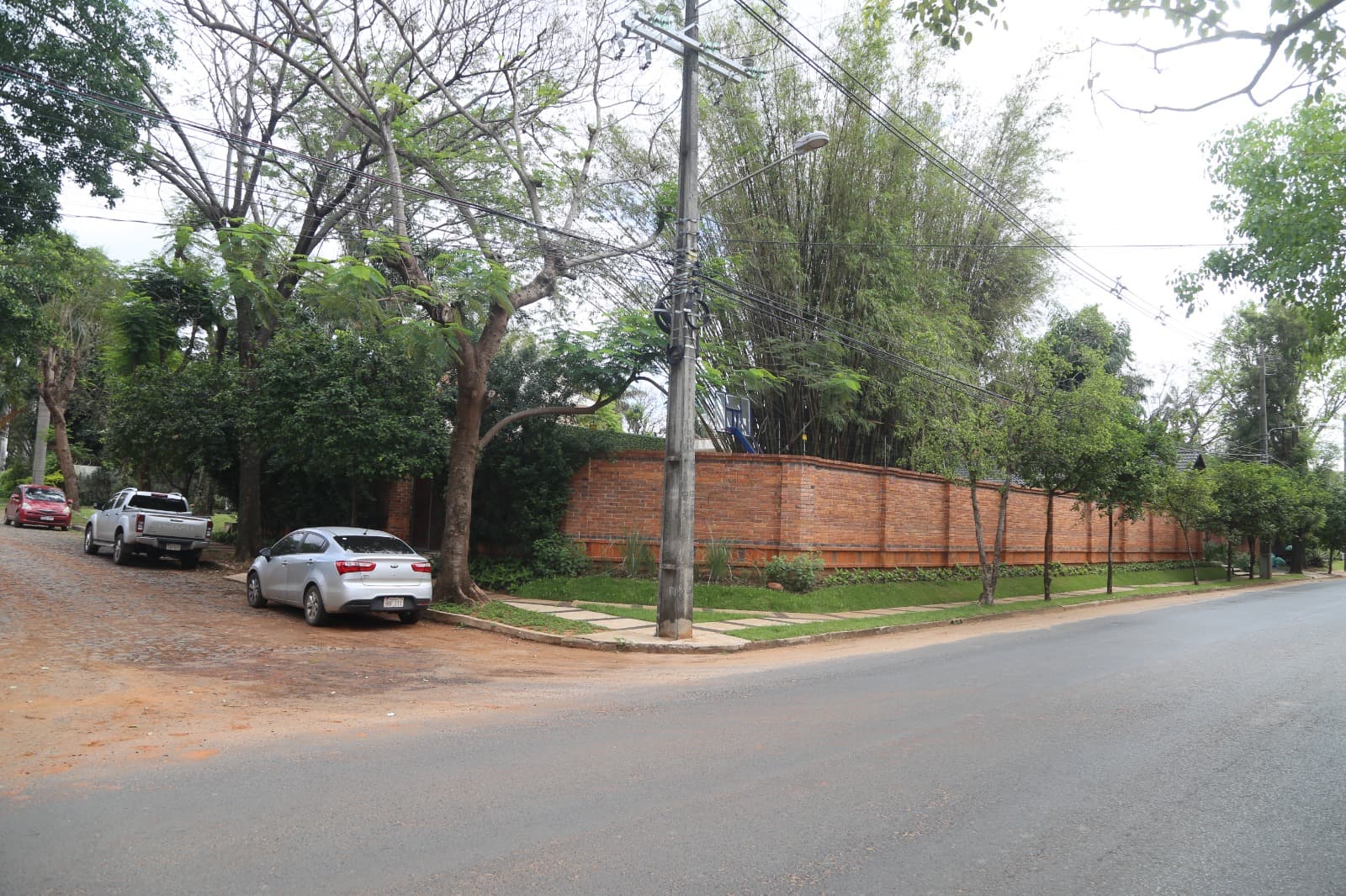 Residencia Premium En Asunción — Elegancia, Amplitud Y Diseño Exclusivo — foto 4