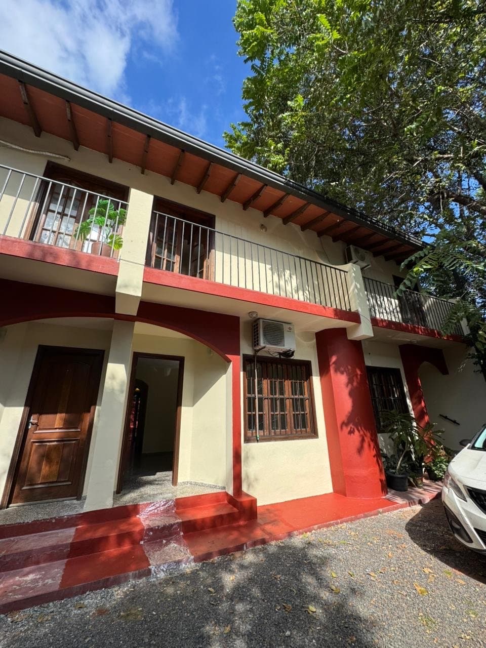 Alquilo duplex en Lambare