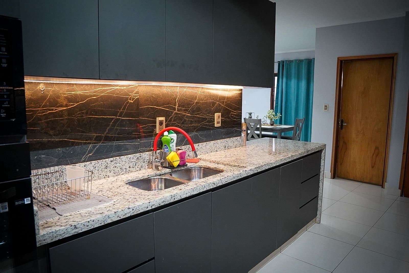 Hermosa casa en Lambare + departamento, foto 3