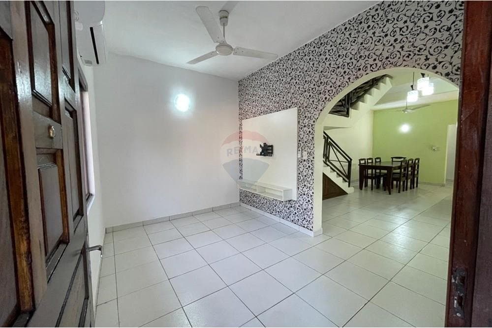 Casa - Alquiler - Paraguay Central Lambaré, foto 3