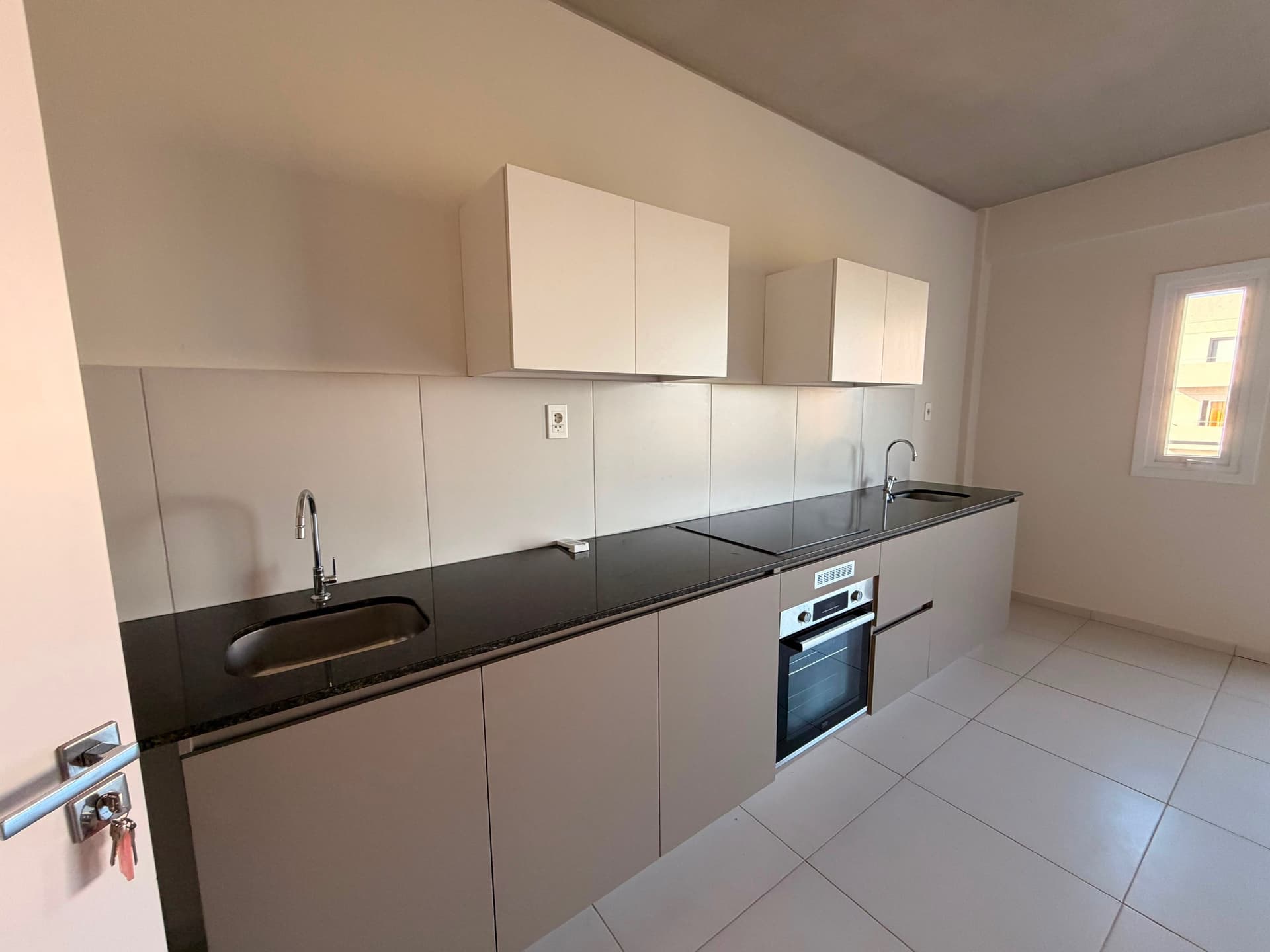 Departamento 2 dormitorios en Complejo Republica Luque, foto 4