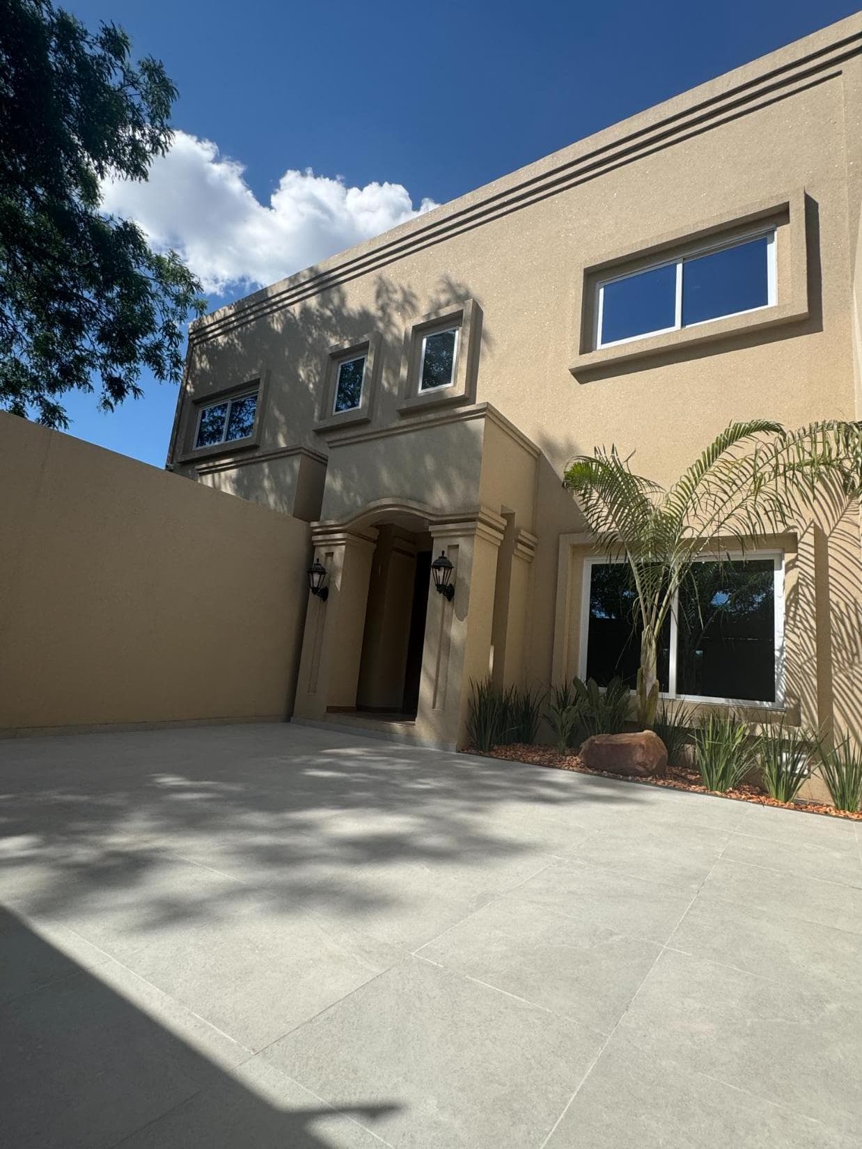 Vendo duplex - zona shopping Pinedo (San Lorenzo, limite Fernando de la Mora)