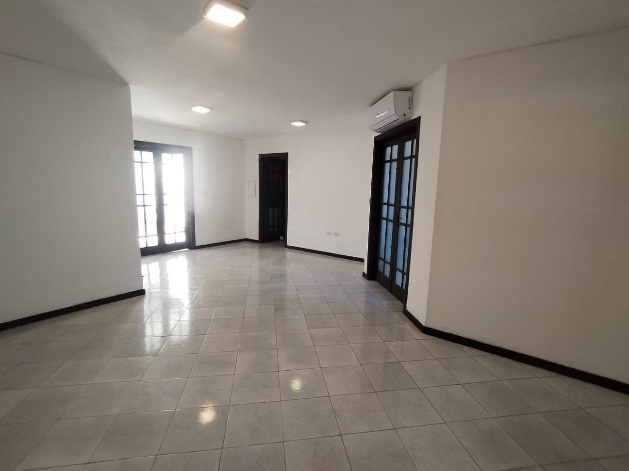 duplex de 3 dorm en el B°Mburucuya, foto 2