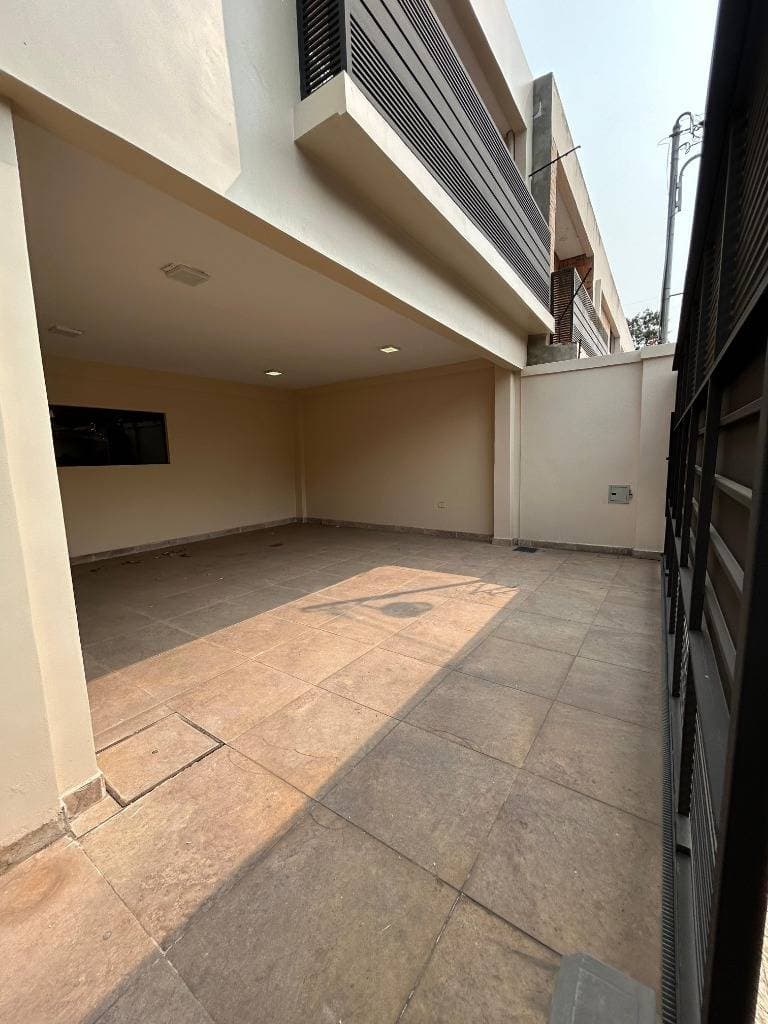 En alquiler duplex en loma pyta asuncion, foto 2