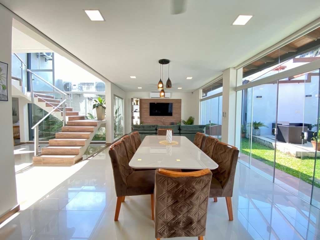 Casa con 4 dorm, piscina y cochera para varios vehículos en Luque - cuarto barrio, foto 4