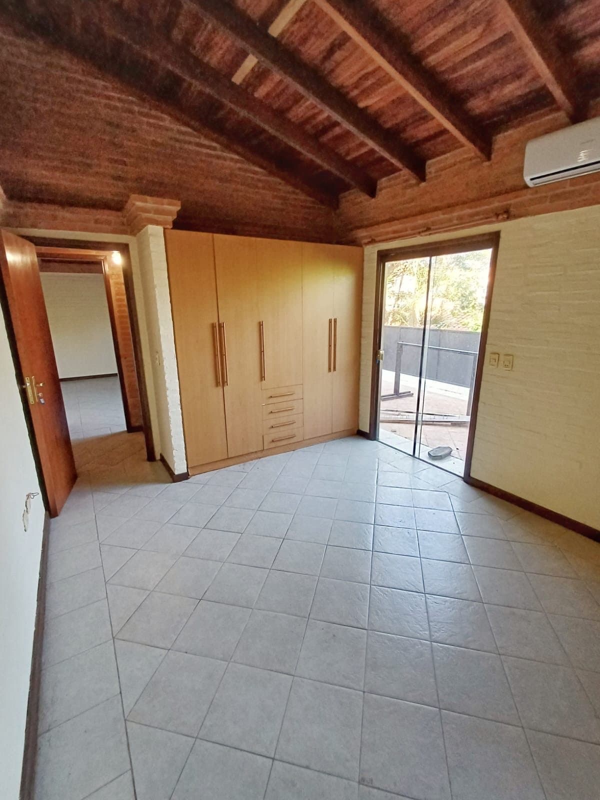 Amplio duplex en alquiler - b°mburucuya, foto 3