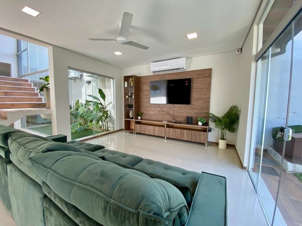 Casa con 4 dormitorios, piscina y cochera p/ varios vehículos - cuarto barrio, Luque, foto 3