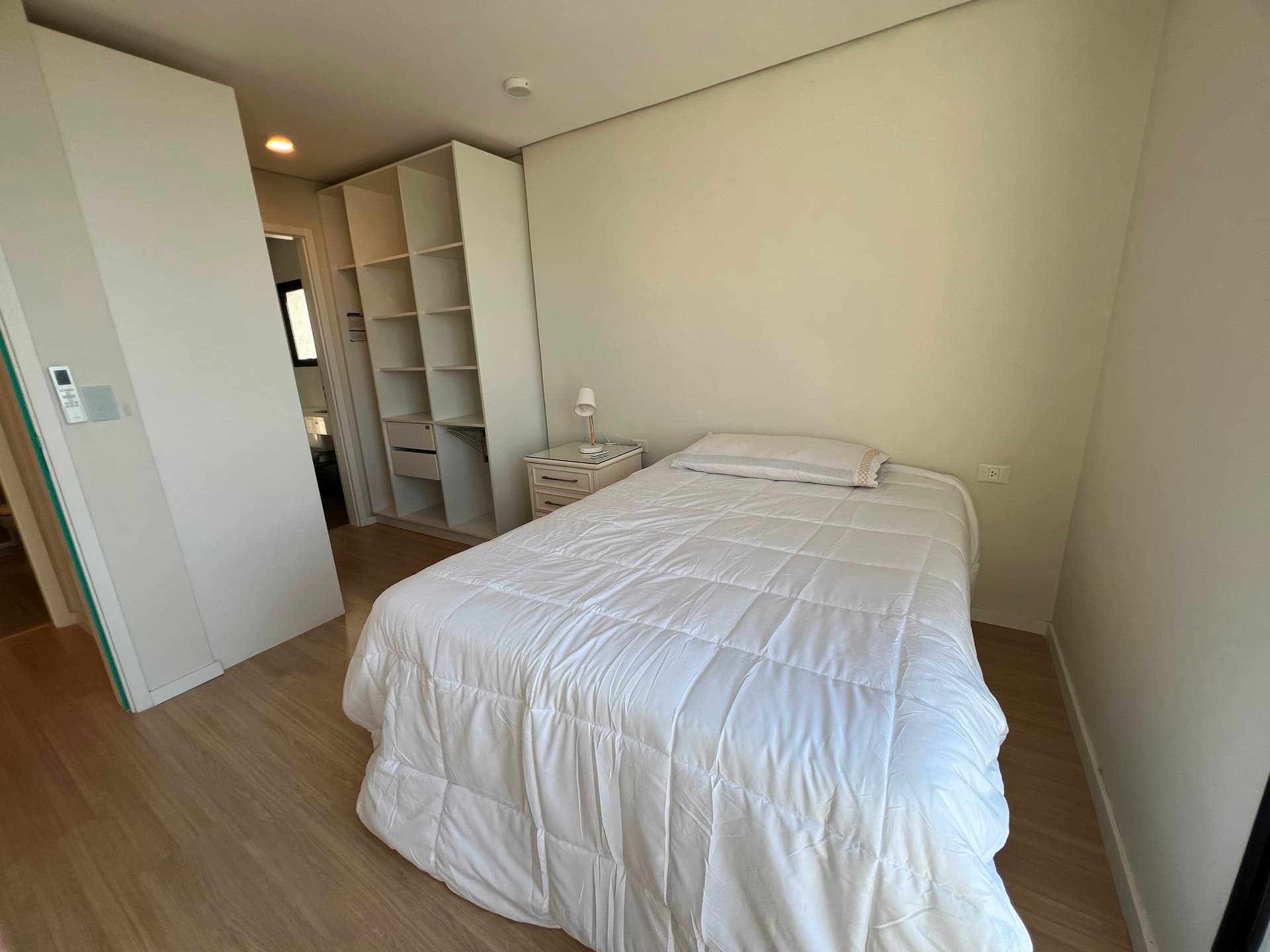 Alquilo depto amoblado de 2 dorm, 2 cocheras en el Barrio Recoleta