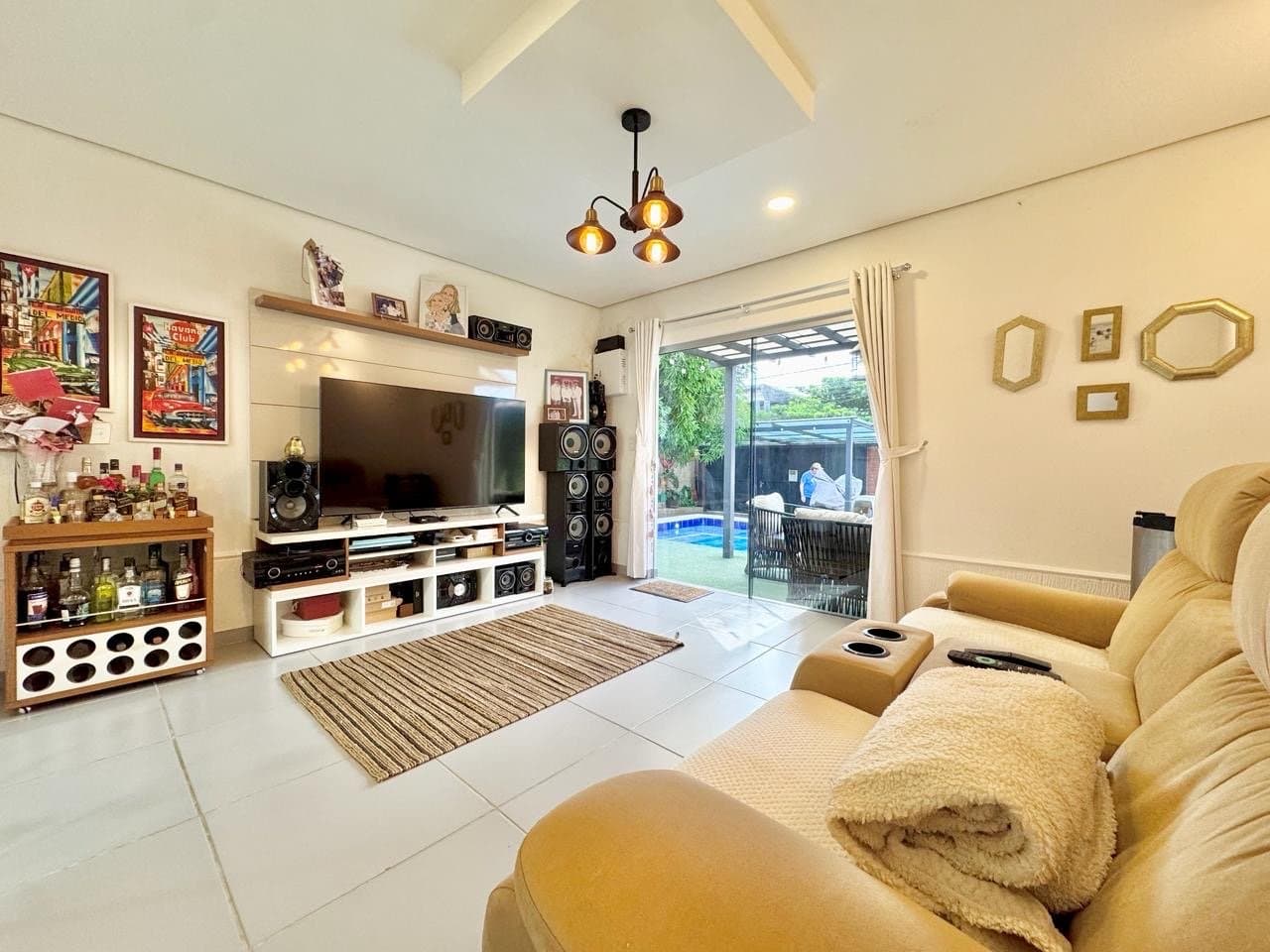 En venta Moderna Residencia en Asuncion, foto 3