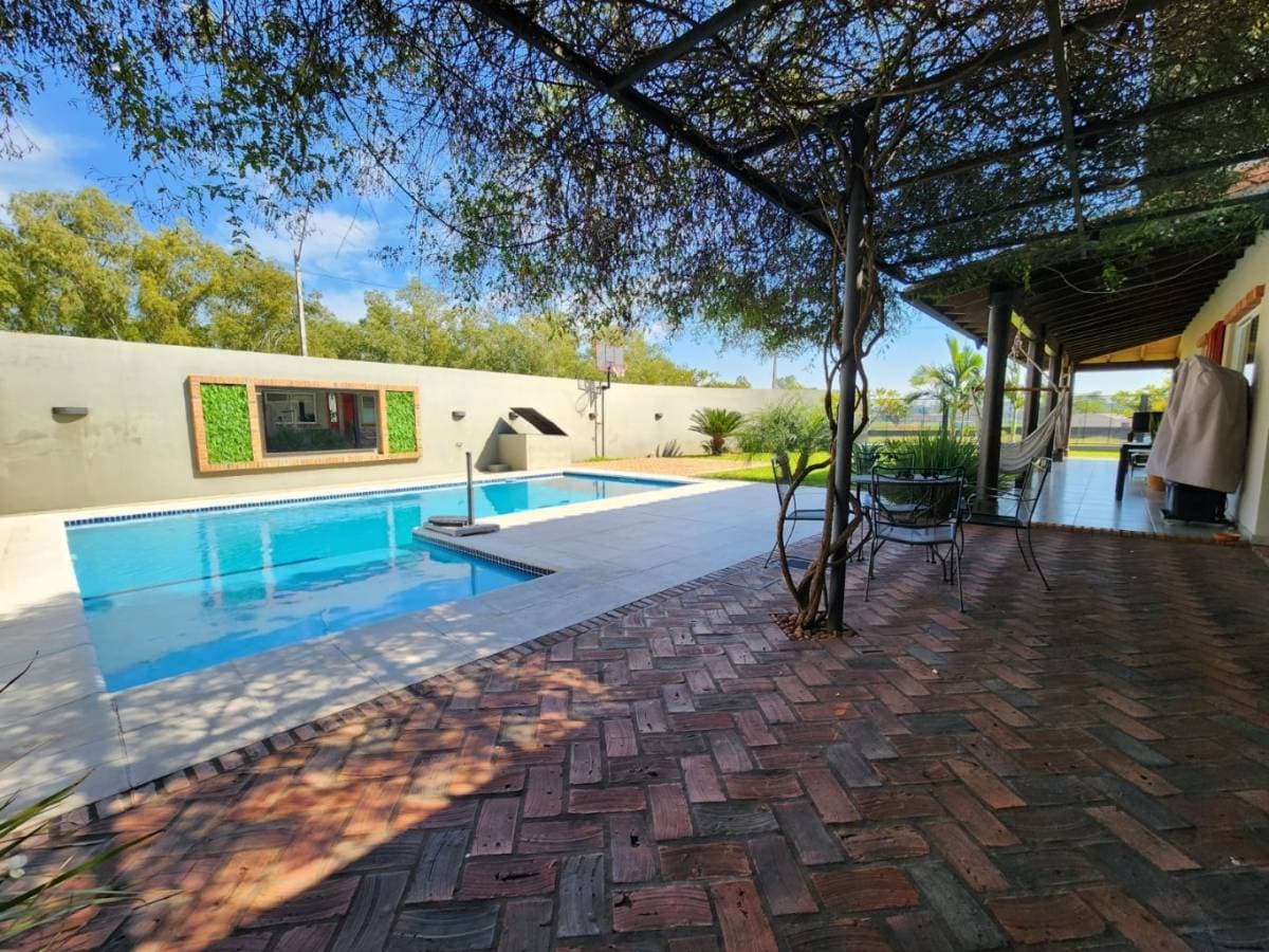 Oferta alquilo lujosa residencia en Luque, foto 4