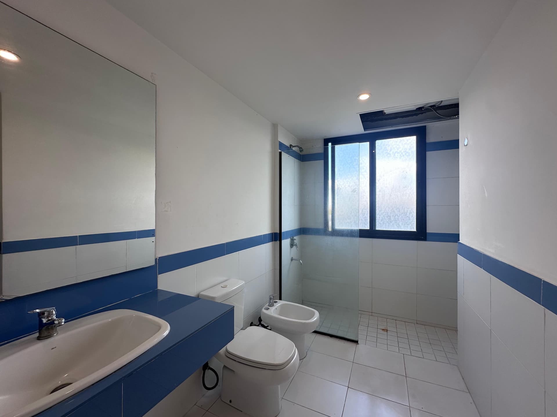 Departamento de tres dormitorios y area de servicio en el condominio cerrado moravia, foto 5