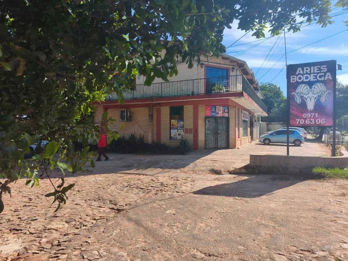 Local comercial en venta sobre avenida, foto 1