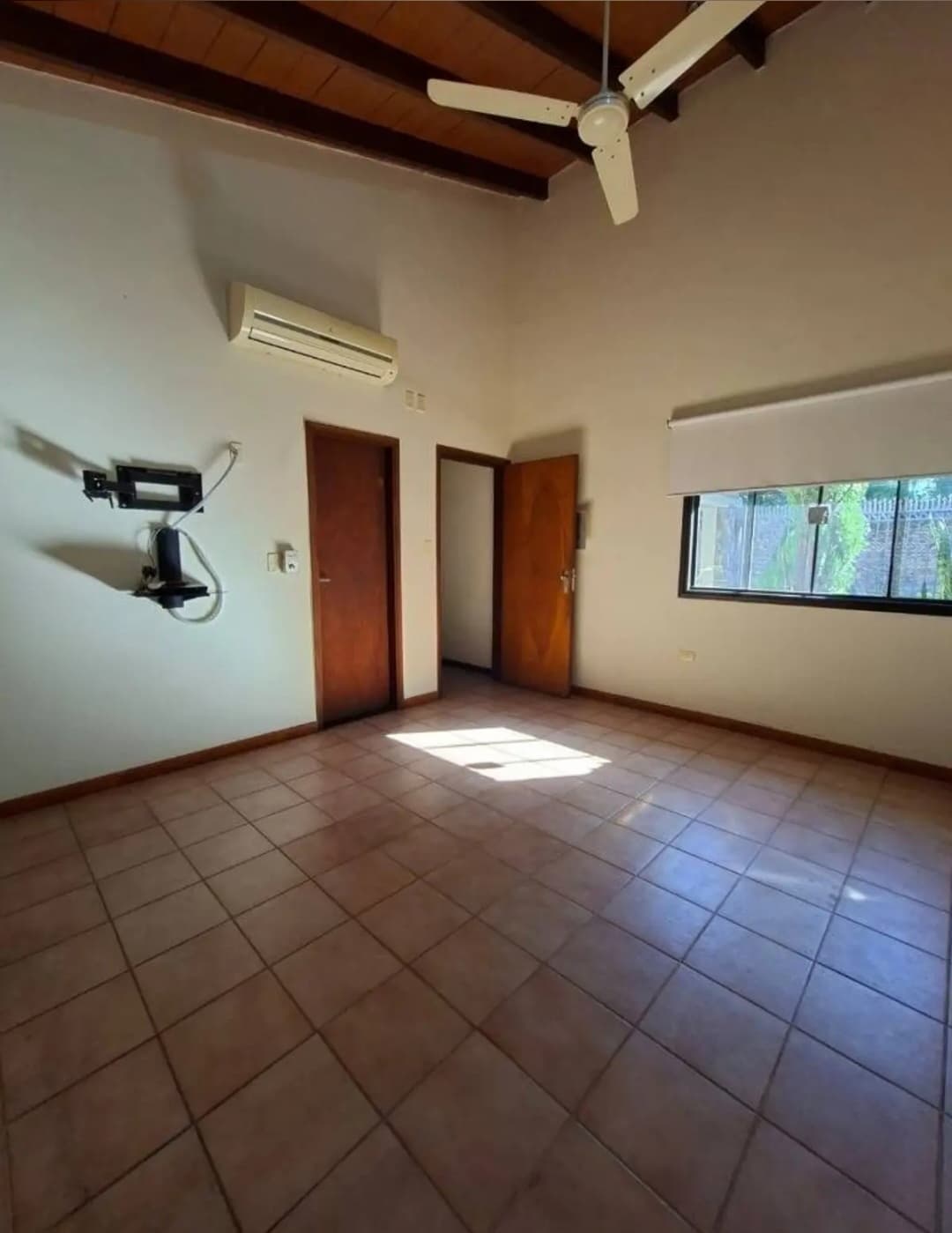 Casa en Alquiler en Asunción – Zona Iglesia Santa María y San Nicolás, foto 2
