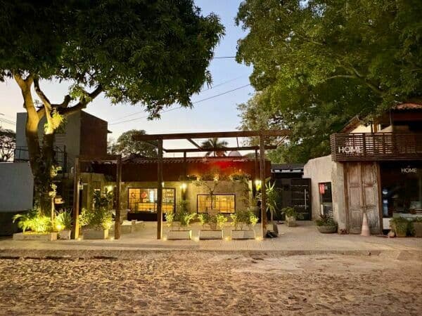 En alquiler local comercial/gastronómico en los laureles