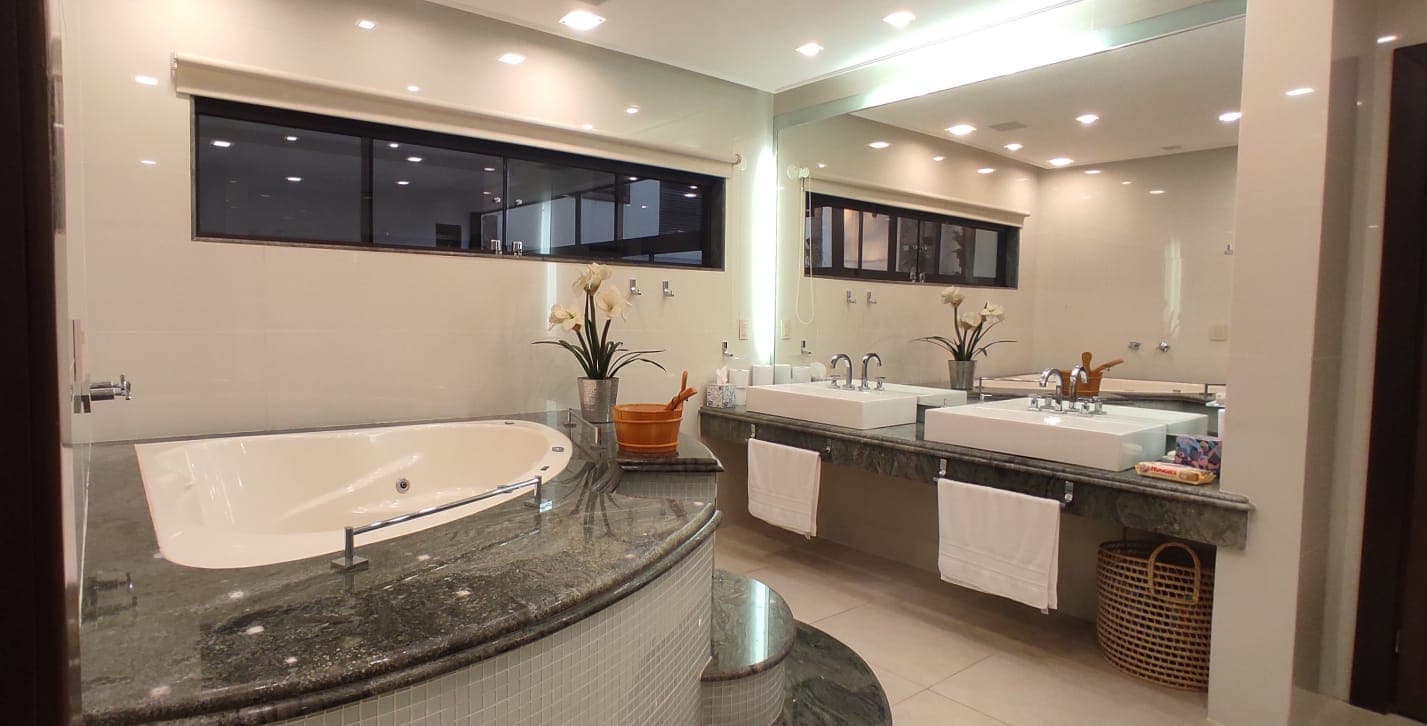 *alquiler – lujosa y amplia residencia en barrio Manorá*, foto 3