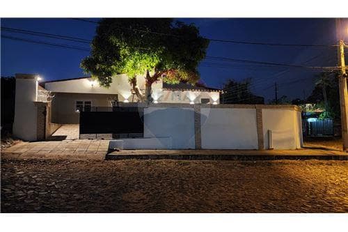 Alquilo casa en Villa Elisa - barrio rosedal