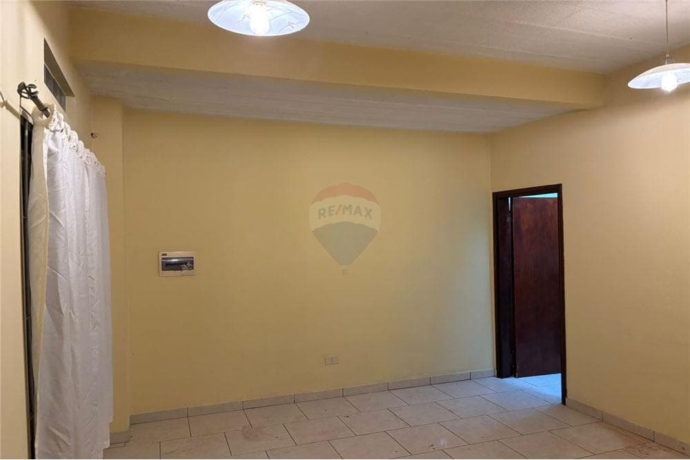Se alquila duplex de 3 dormitorios en 4to. Barrio, foto 5