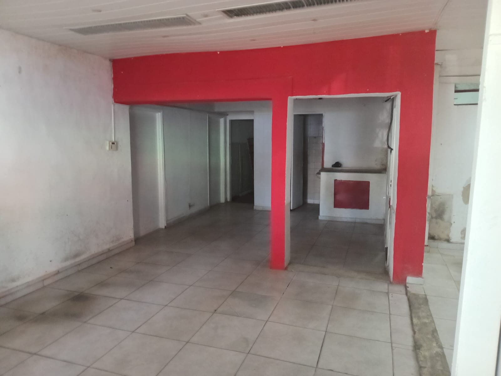 amplio salón en Asunción sobre Av. Estados Unidos esq. 5ta avenida, foto 3