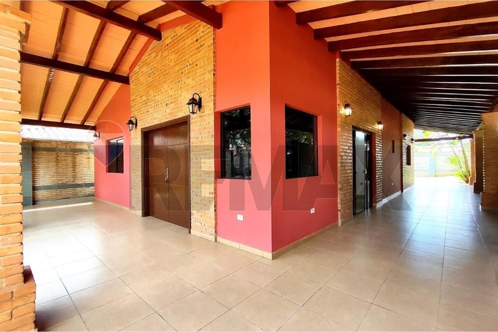 Amplia y Hermosa Casa en San Lorenzo, Barrio Mariangela, foto 3