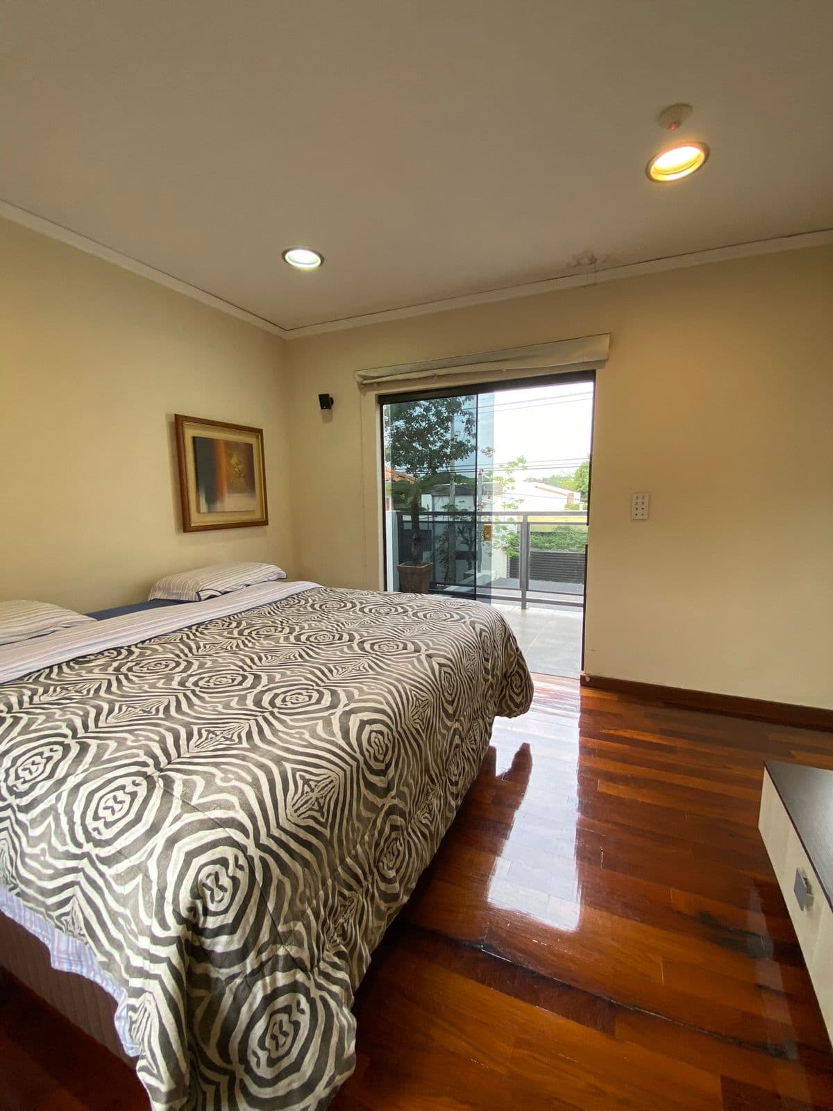 Casa completamente domotizado y semi amoblado - zona mburucuya, foto 2
