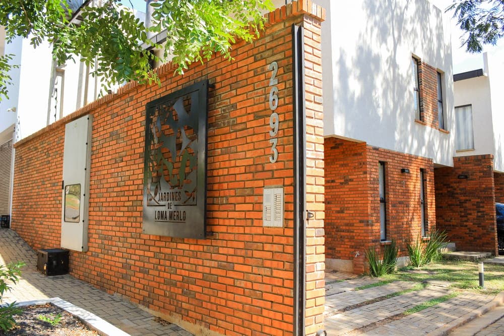 Vendo duplex en condominio Luque!
