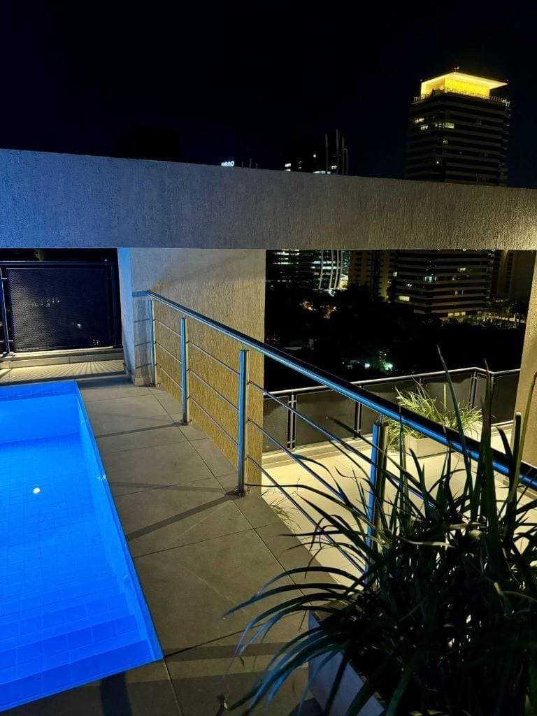 Depto de 2 dormitorios c/ cochera zona paseo la galeria — foto 3