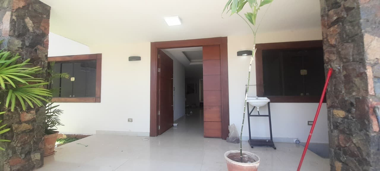 – casa para oficina en los laureles, foto 1