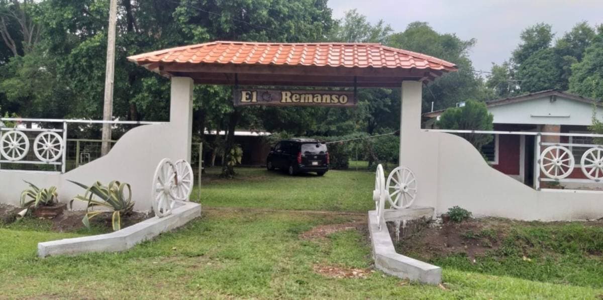 - Estancia 50 ha operativa con residencia de lujo - Puerto Trinidad, Itapú, foto 1