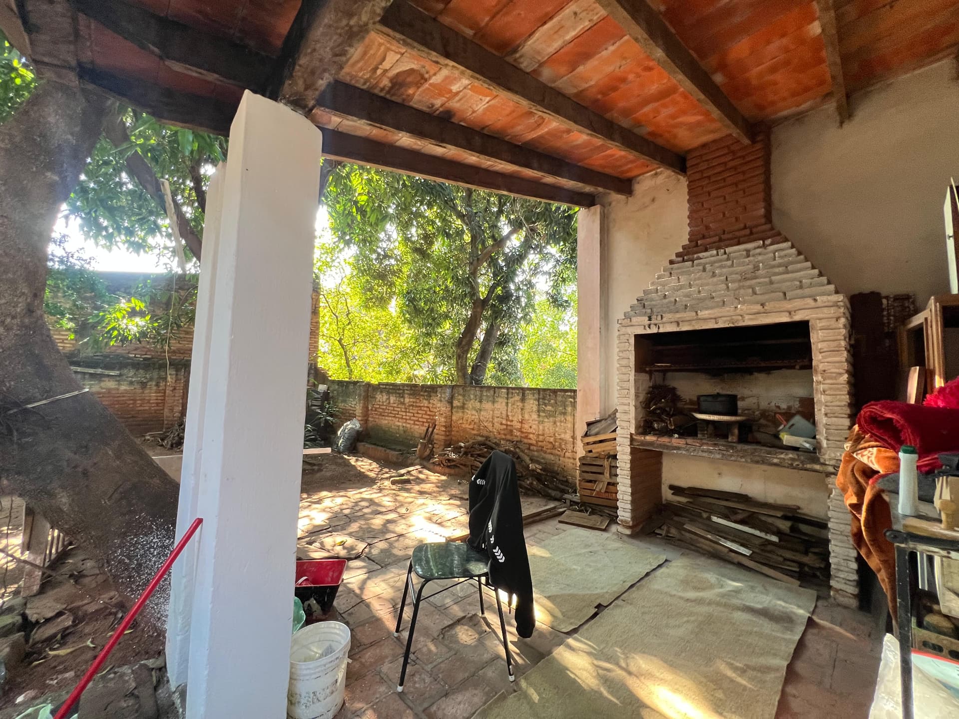 Terreno con casa a refaccionar o demoler en Herrera, foto 4