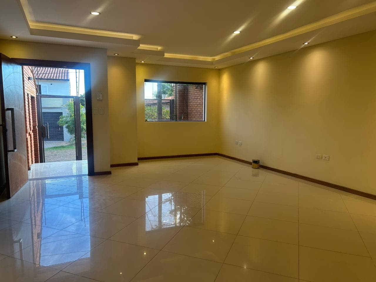 Casa De 4 Dormitorios En Lambare — foto 2