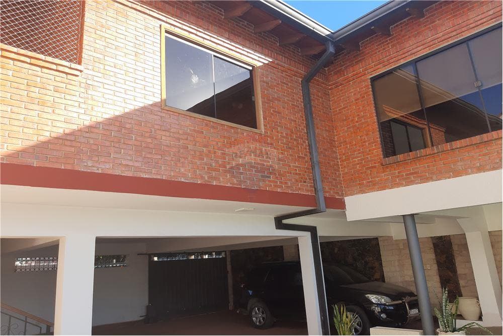 Lujosa casa en Fernando de la Mora zona nort, foto 4