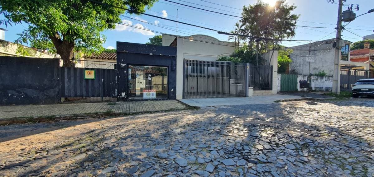 Terreno con casa a demoler en Villa Morra, foto 2
