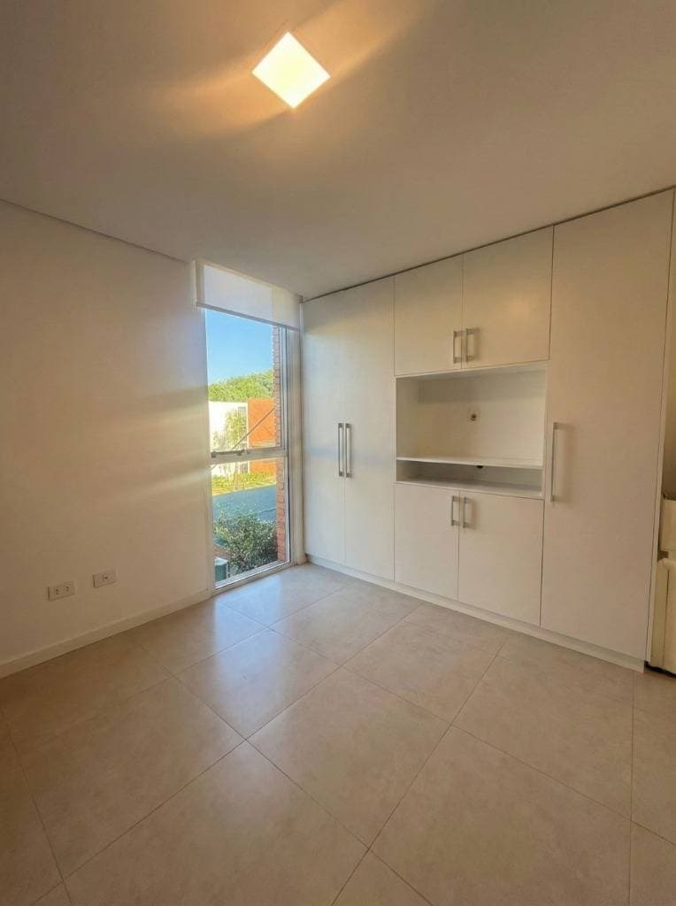 Casa en barrio cerrado en Luque laurelty — foto 2