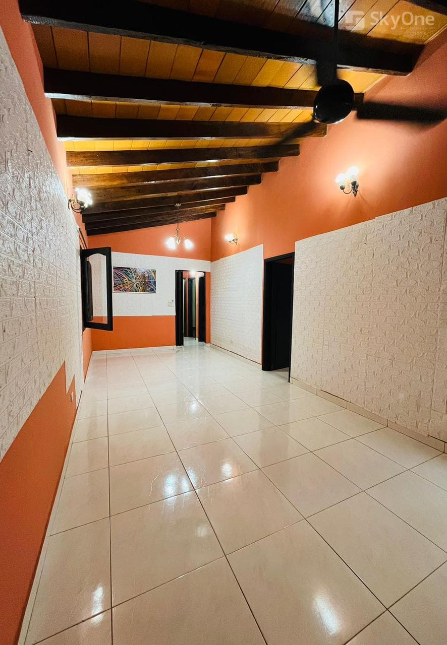 En venta casa de 3 habitaciones en laurelty Luque — foto 5
