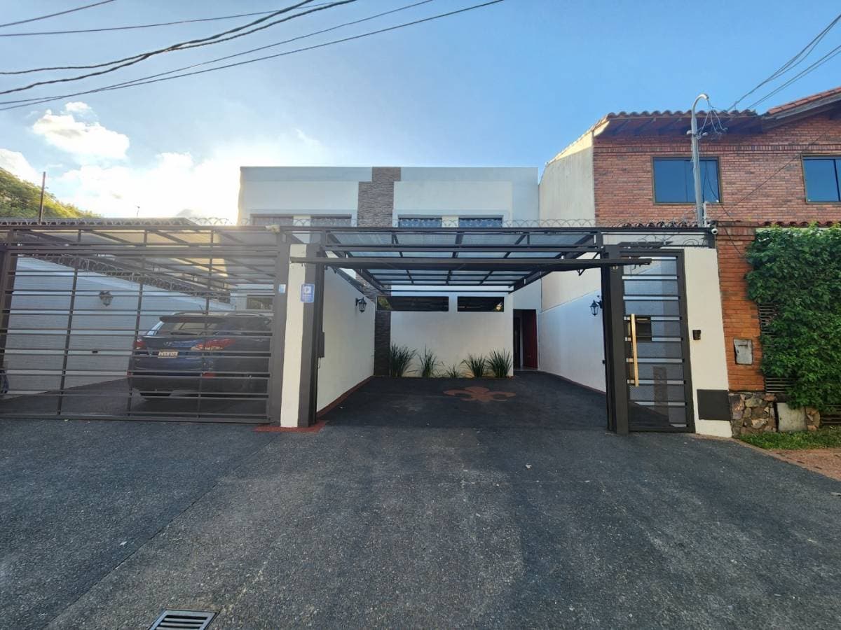 Hermoso duplex en bo. Mburucuyá, foto 1
