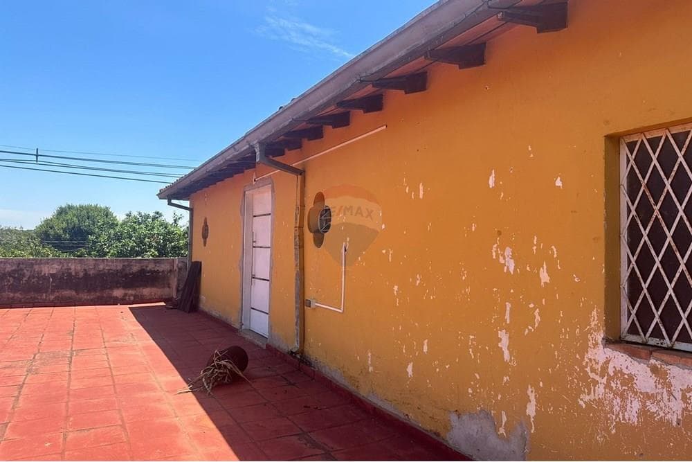 Casa con salones comerciales en lambare — foto 4