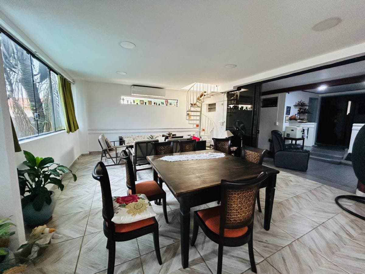 Residencia En Venta – Barrio San Cristóbal, foto 3