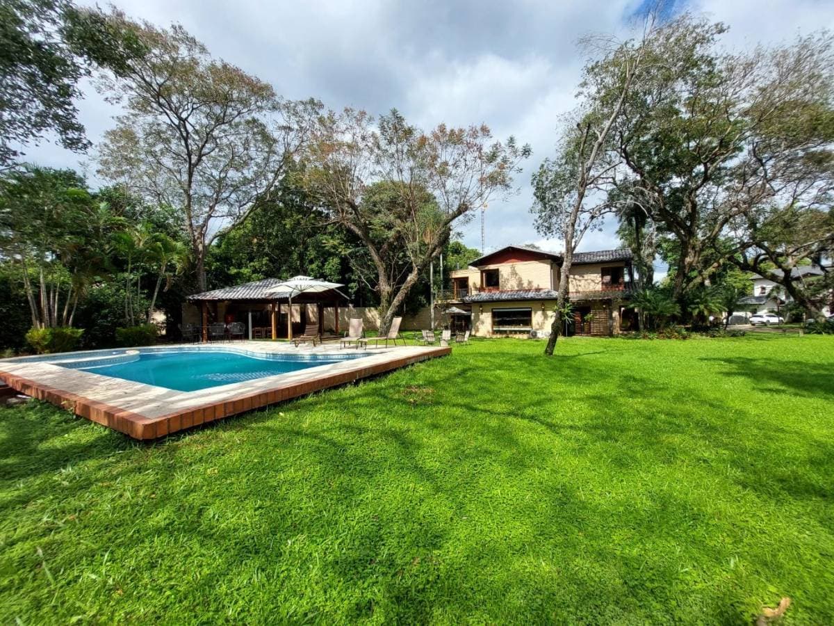 Alquilo!! Importante y hermosa residencia, Lambaré zona yacht y golf club pyo