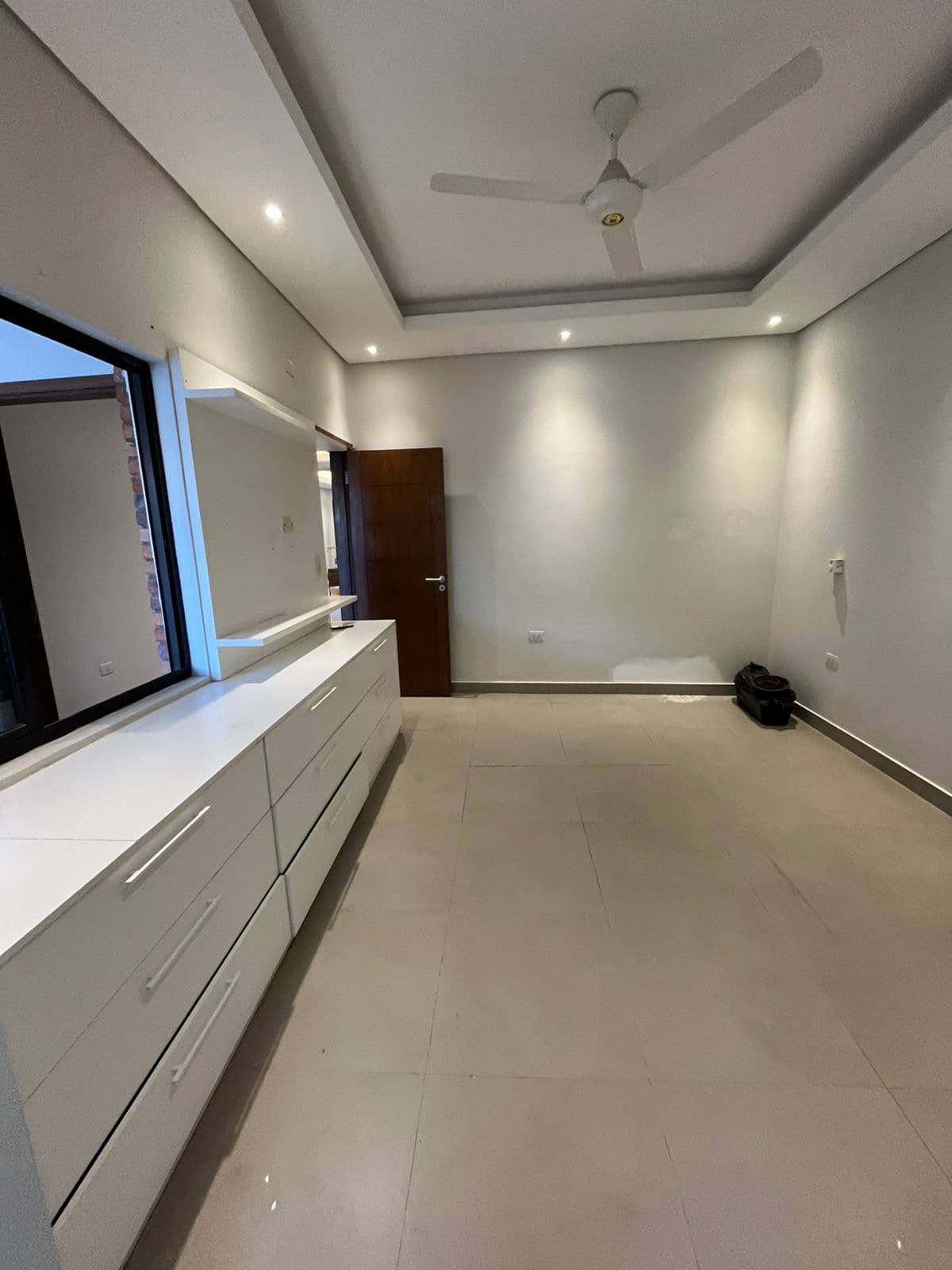 2,000 usd - alquilo hermosa casa de 3 hab. Zona Villa Morra, foto 2