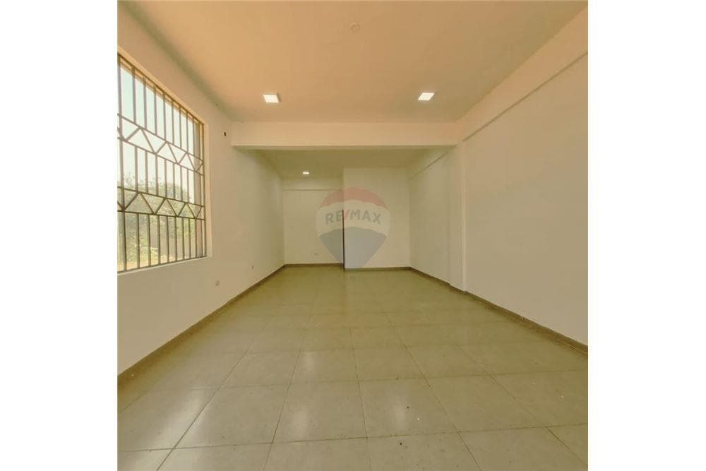 Amplio salon en San Lorenzo, foto 4