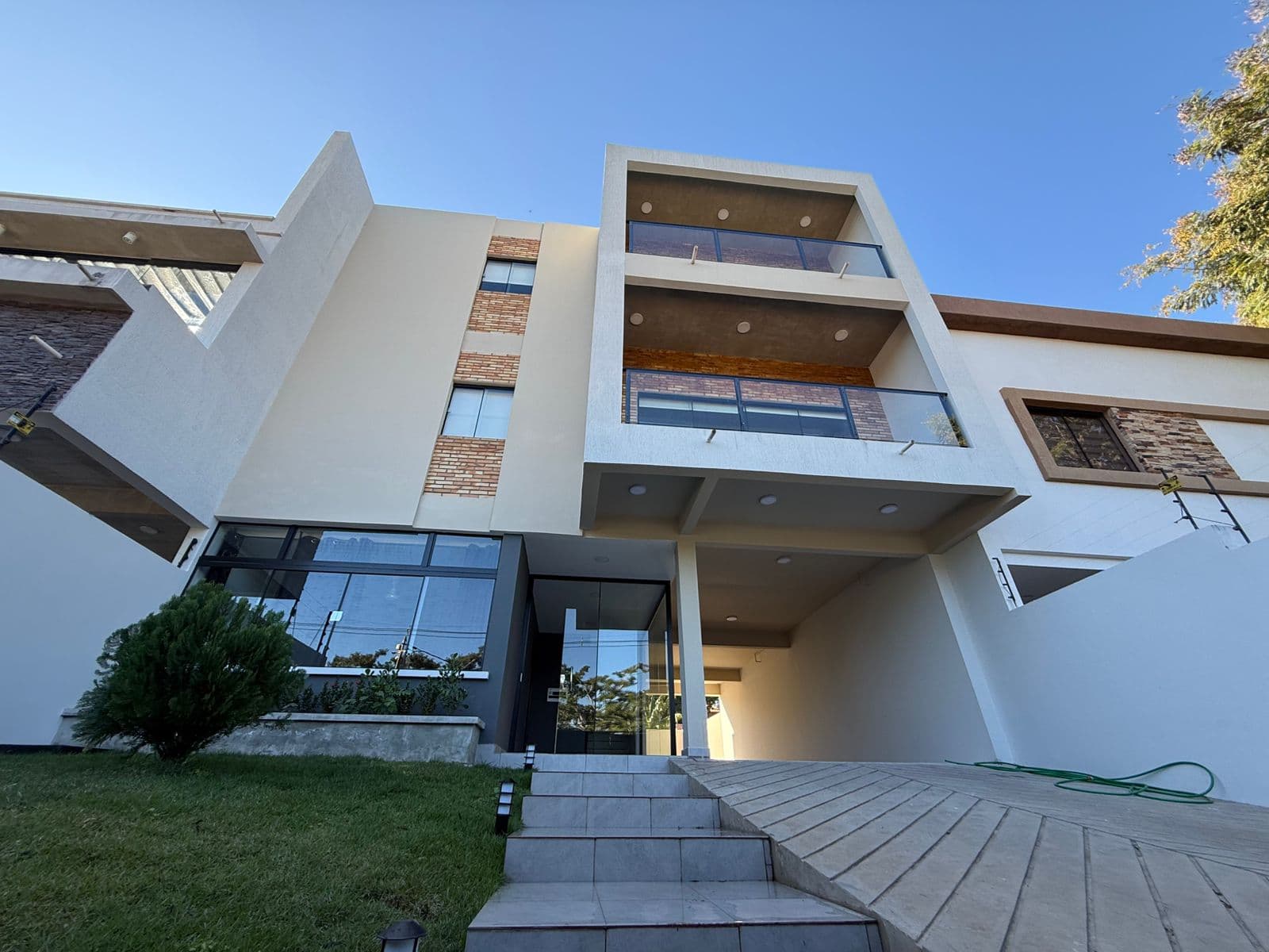 En alquiler departamento en Lambare Zona Yacht, foto 4