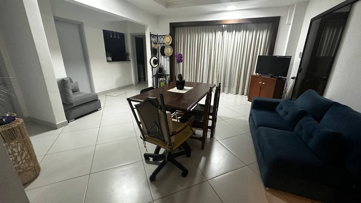 Amplia residencia 6 dorm. con piscina | Vista Alegre, foto 5