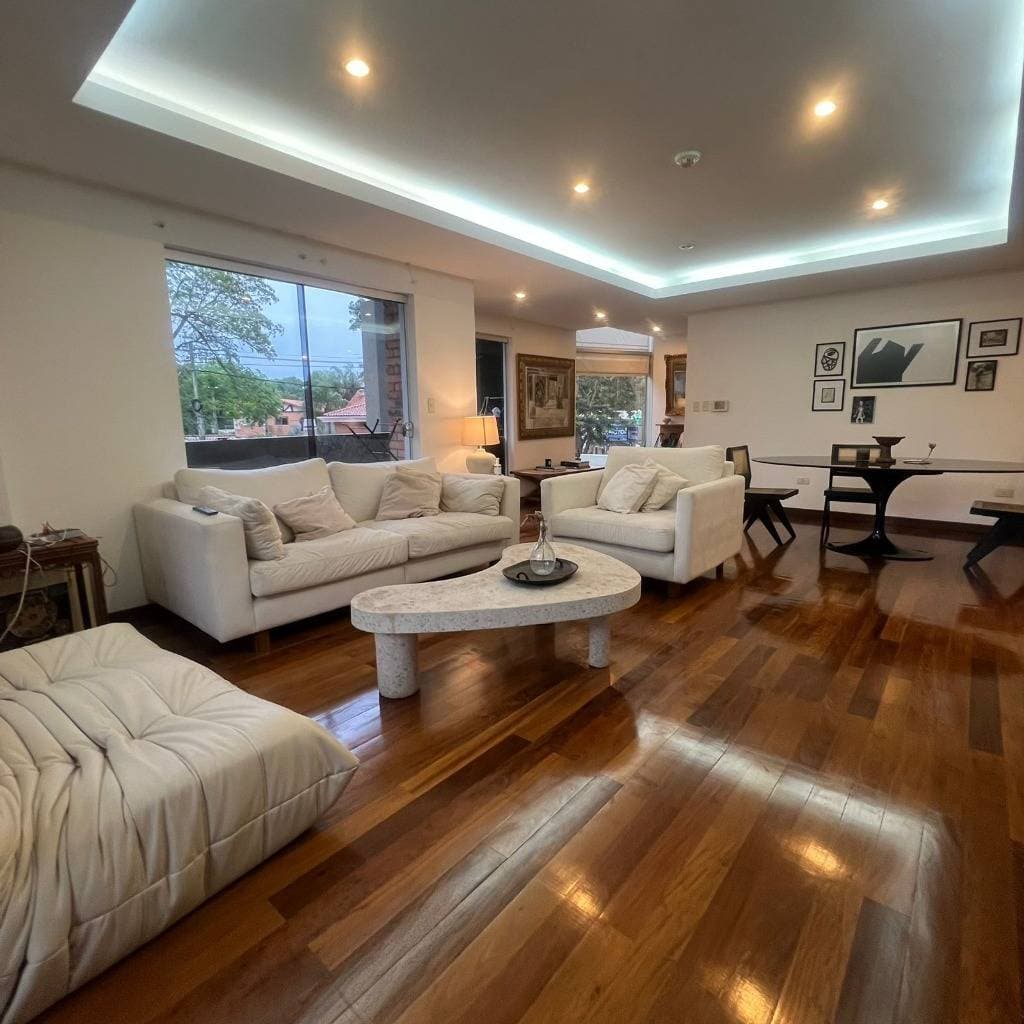 Vendo imponente departamento zona Carmelitas
