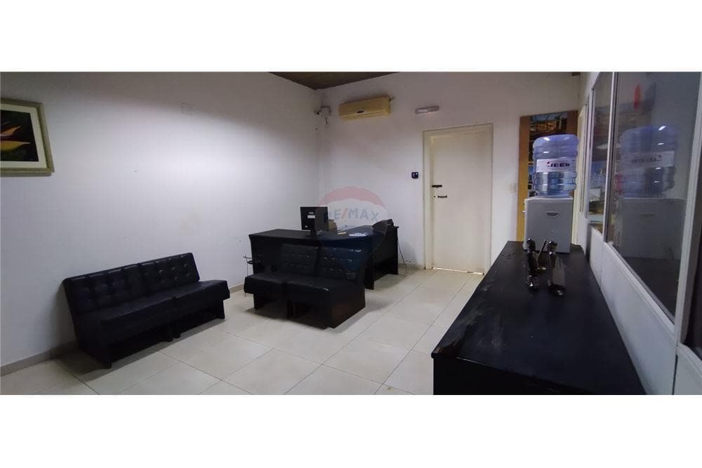 Oficinas con tinglado en Luque, foto 3