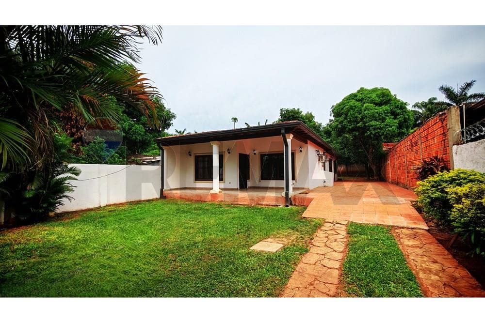 Casa - Alquiler - San Lorenzo, Paraguay