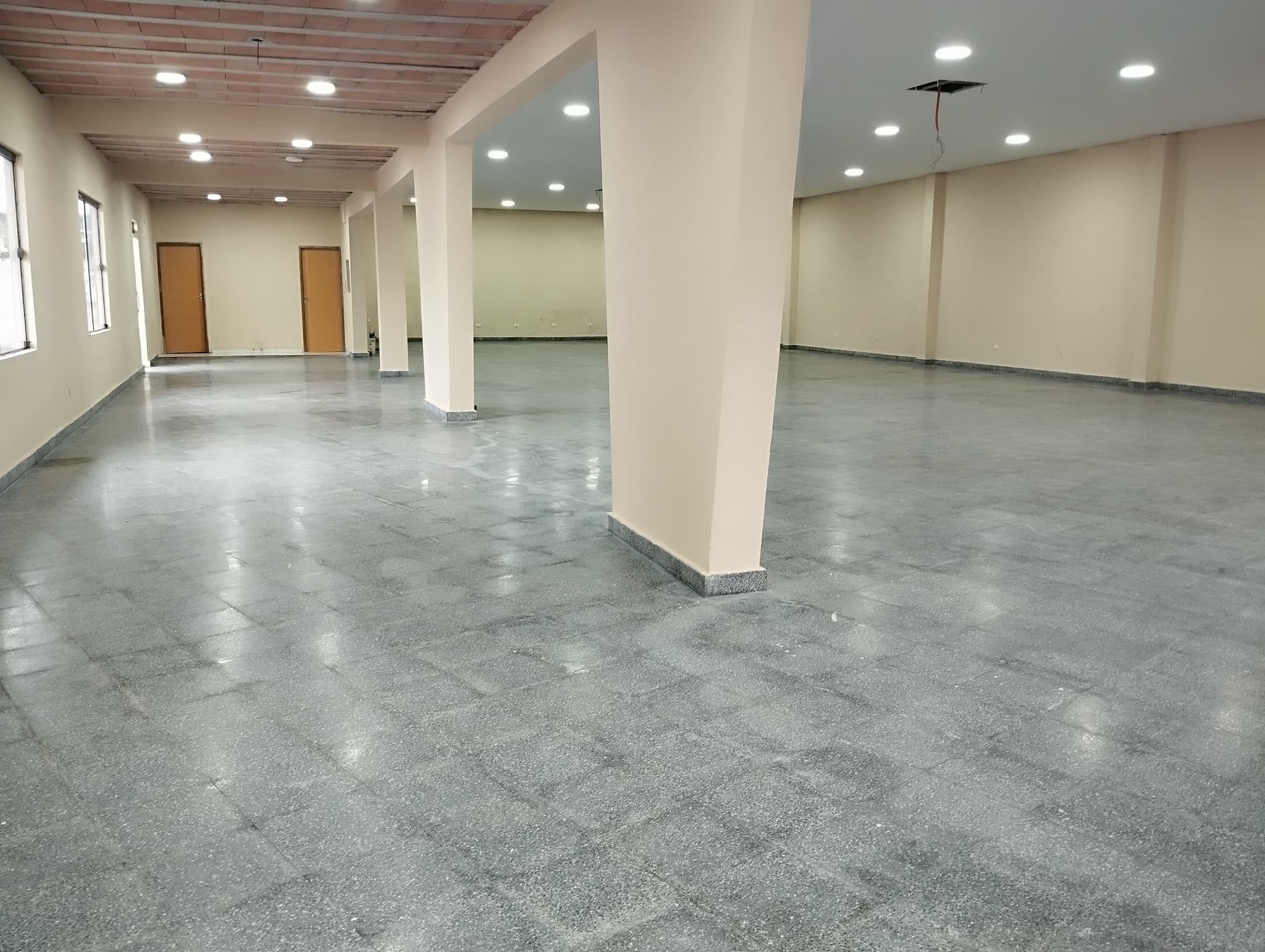 En alquiler amplio salon a estrenar San Lorenzo, foto 4