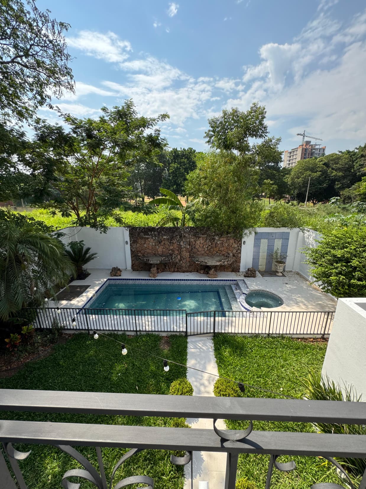 Vendo lujosa residencia en Fernando de la Mora z norte