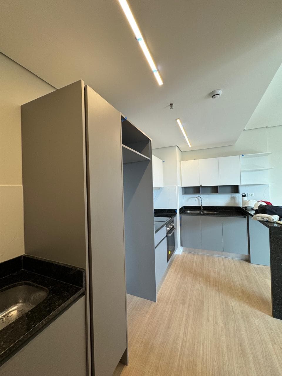 En venta departamento de 2 dorm. A estrenar en petra tower
